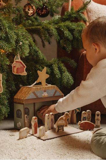 0021112_little-dutch-creche-de-noel-christmas-2_550